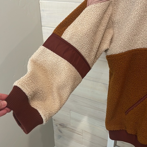 American Eagle quarter zip Sherpa - Picture 3 of 6